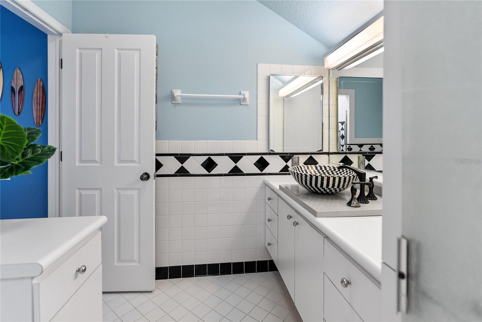 SOUTH VENICE - Residential