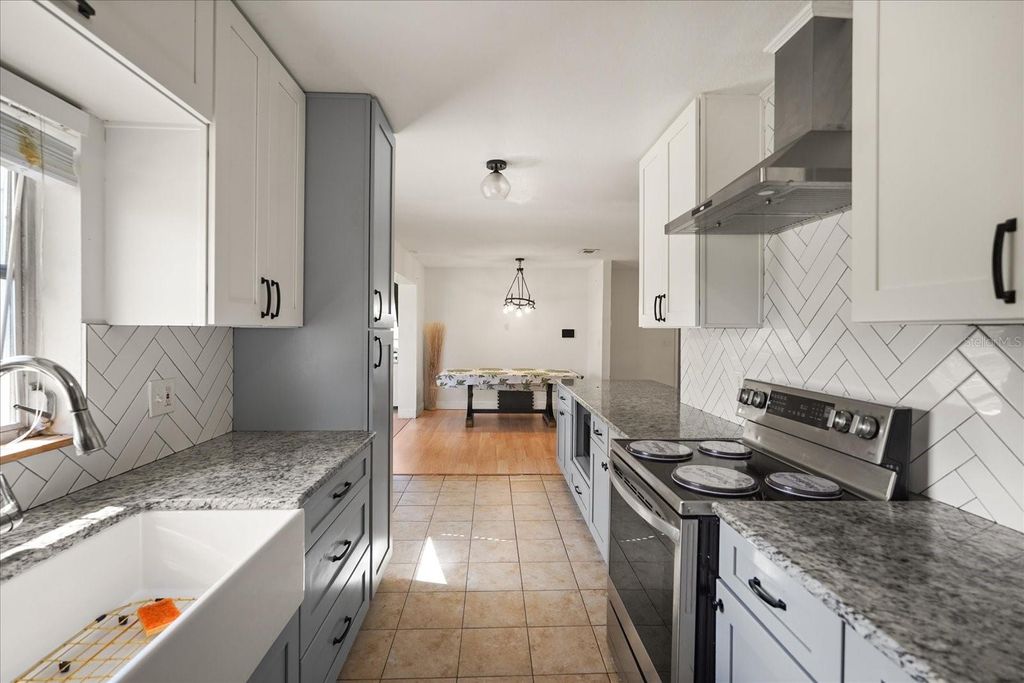 Photo of 814 Densmore Dr, Winter Park, FL 32792 (MLS # O6399773)