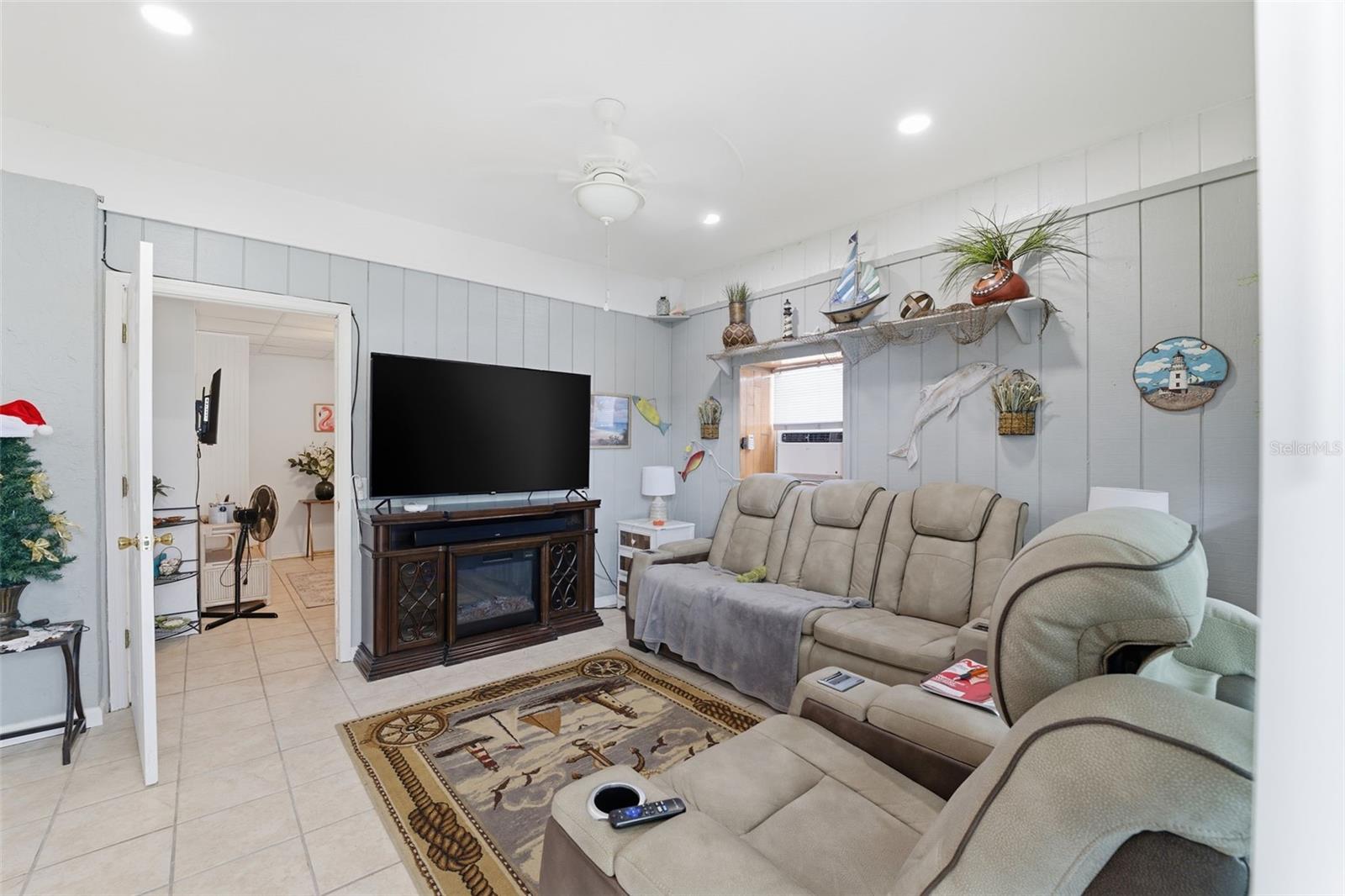 HERNANDO BEACH - Residential