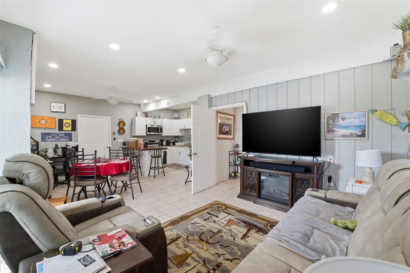 HERNANDO BEACH - Residential