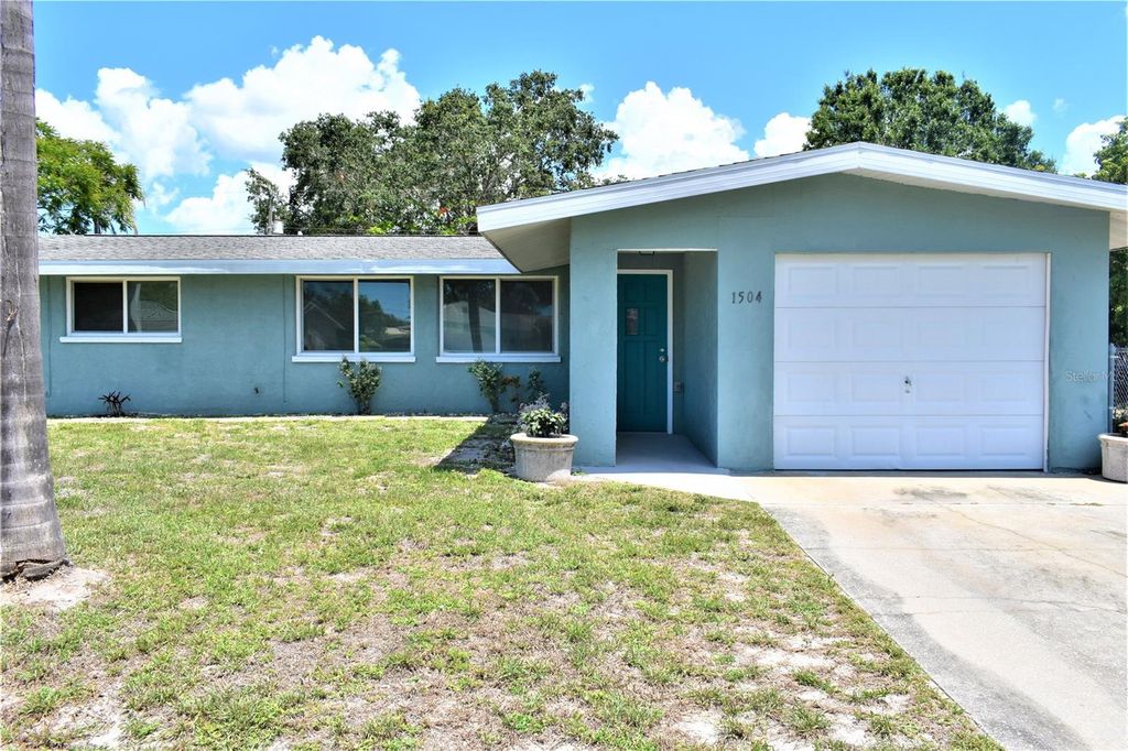 Photo of 1504 Overbrook Road, Englewood, FL 34223 (MLS # D6143908)