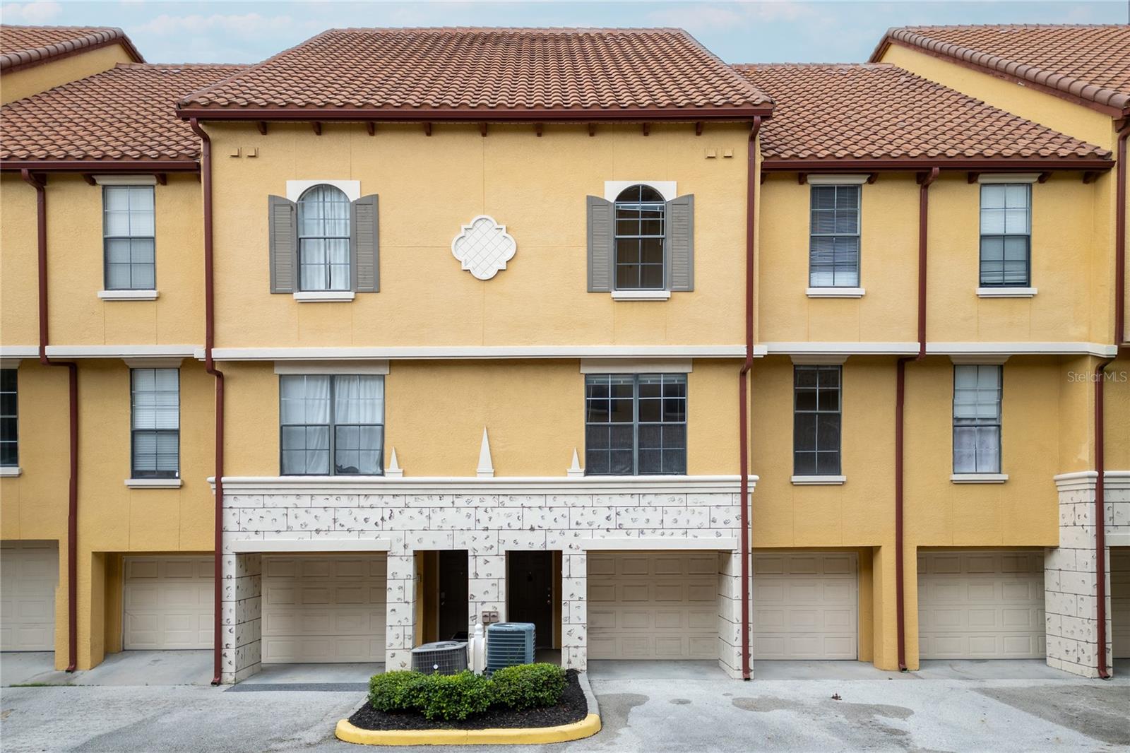 View ORLANDO, FL 32835 townhome