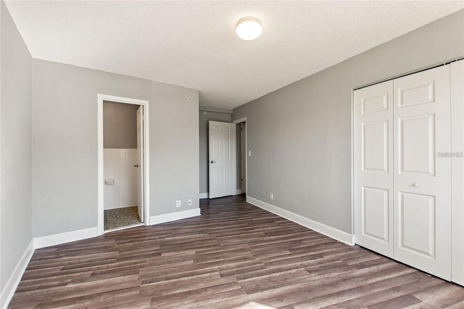 WAVE THE CONDO - Residential