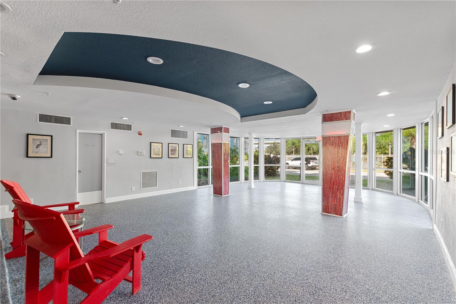 WAVE THE CONDO - Residential