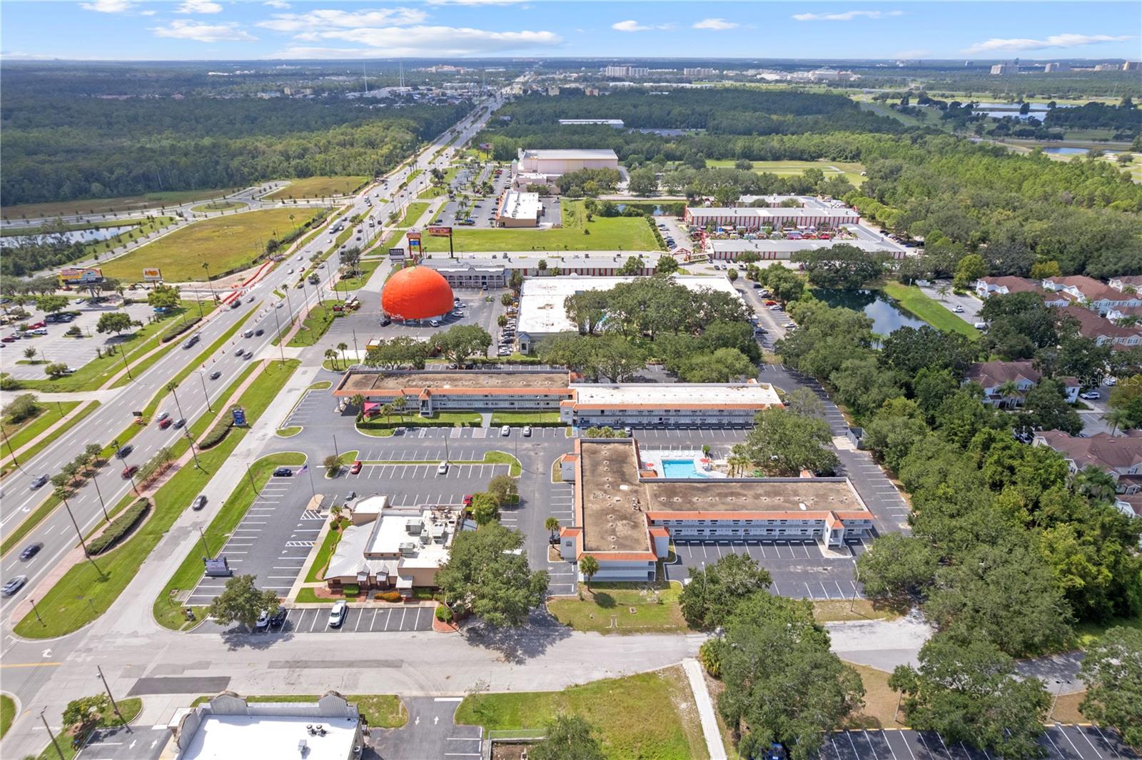 GREENPOINT ESSENTIAL HOTEL CONDO - Residential