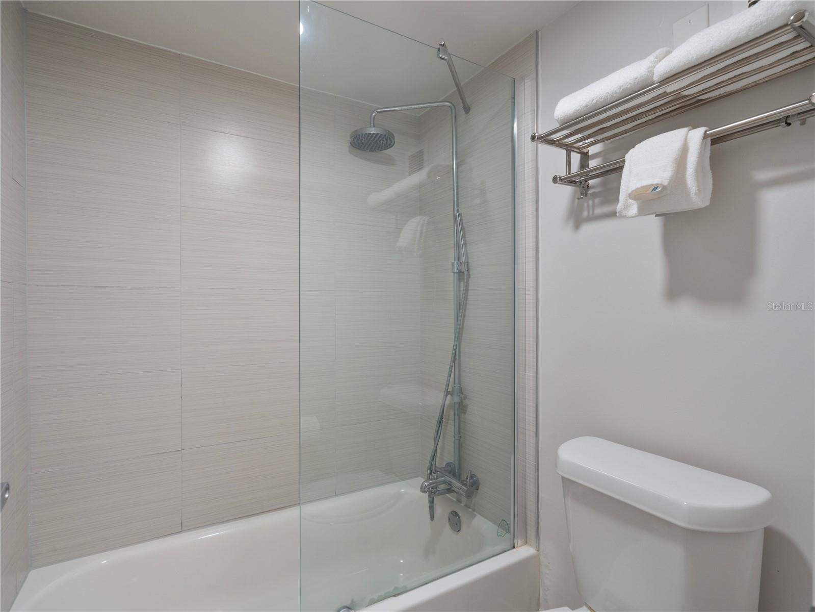 GREENPOINT ESSENTIAL HOTEL CONDO - Residential