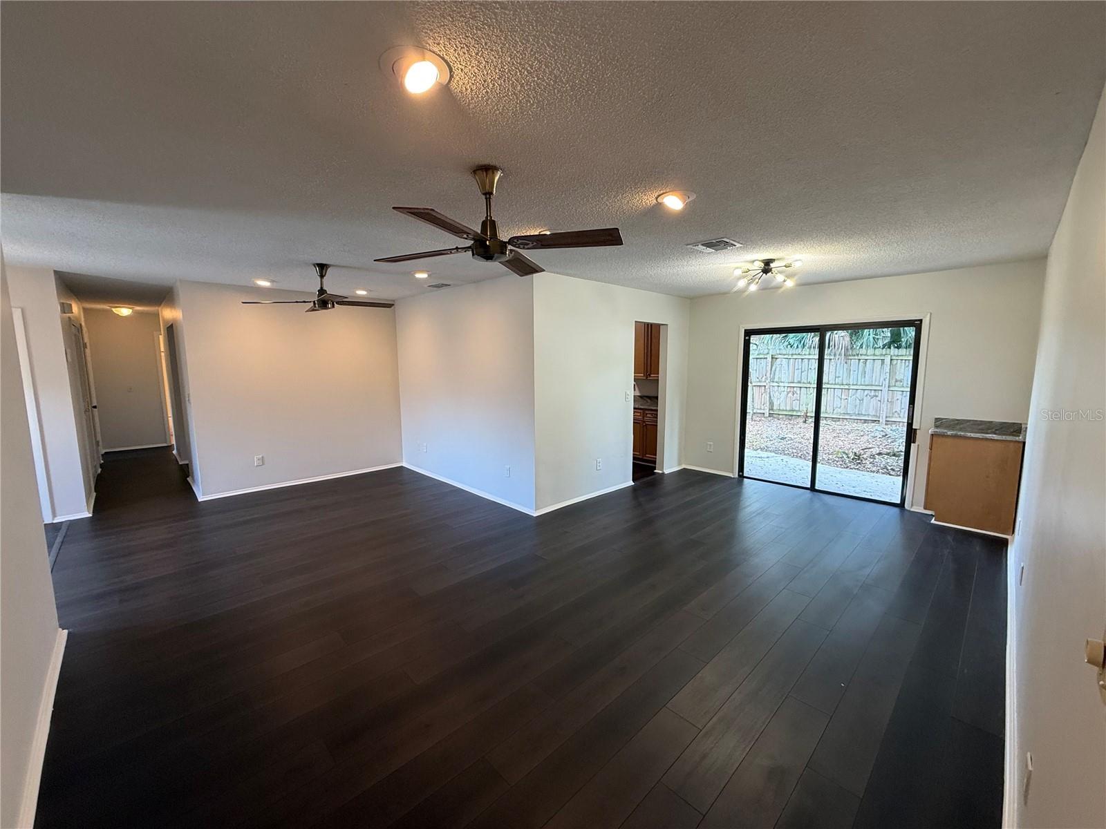 733 LAKEVIEW DRIVE
