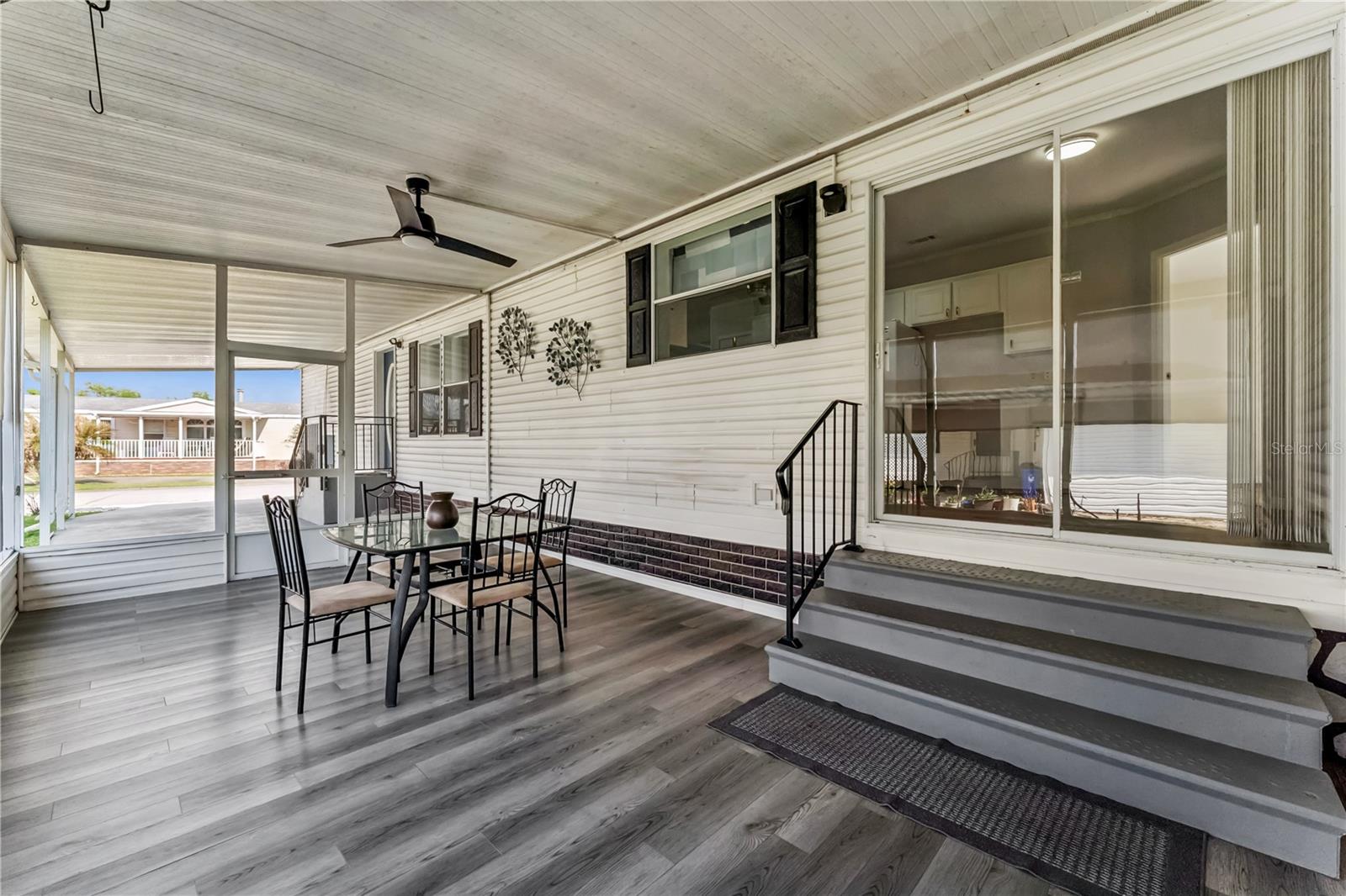 2463 INDEPENDENCE LANE