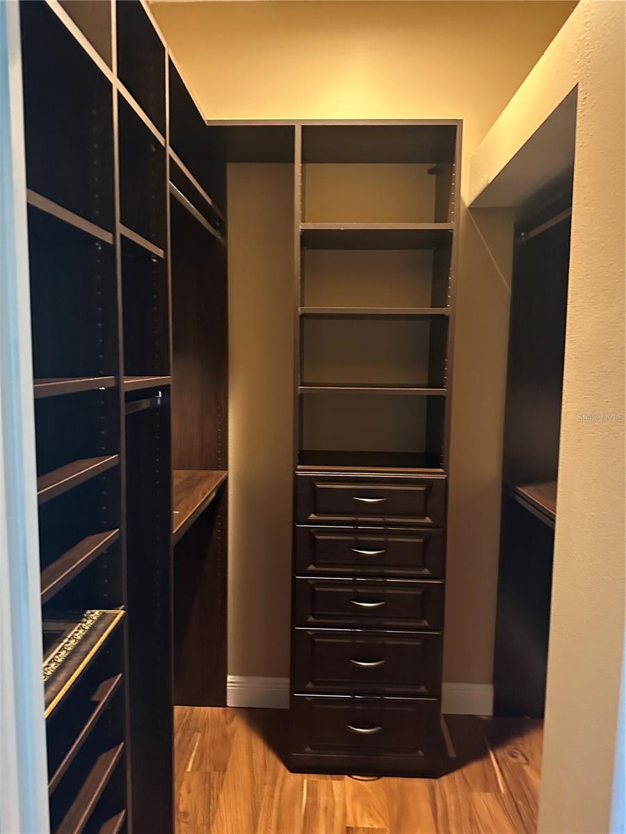 NOTTING HILL - Residential Lease