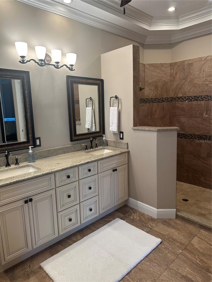 NOTTING HILL - Residential Lease