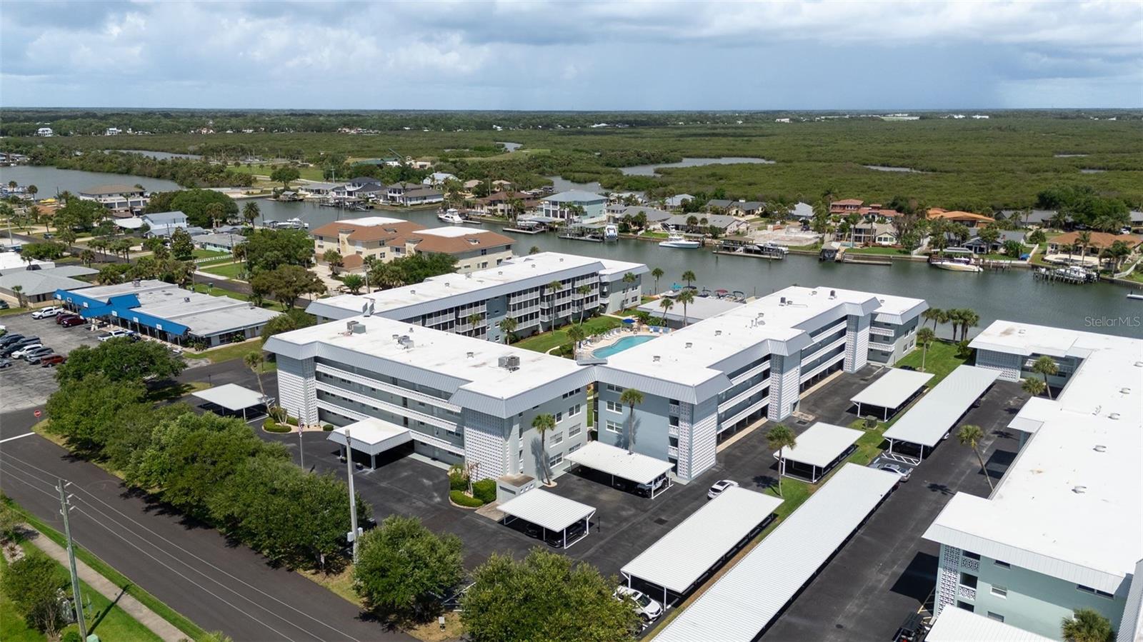 325 N CAUSEWAY B206