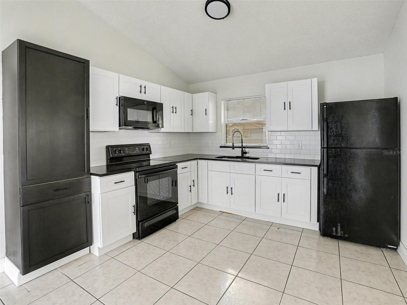 MEADOWS AT BOGGY CREEK - Residential