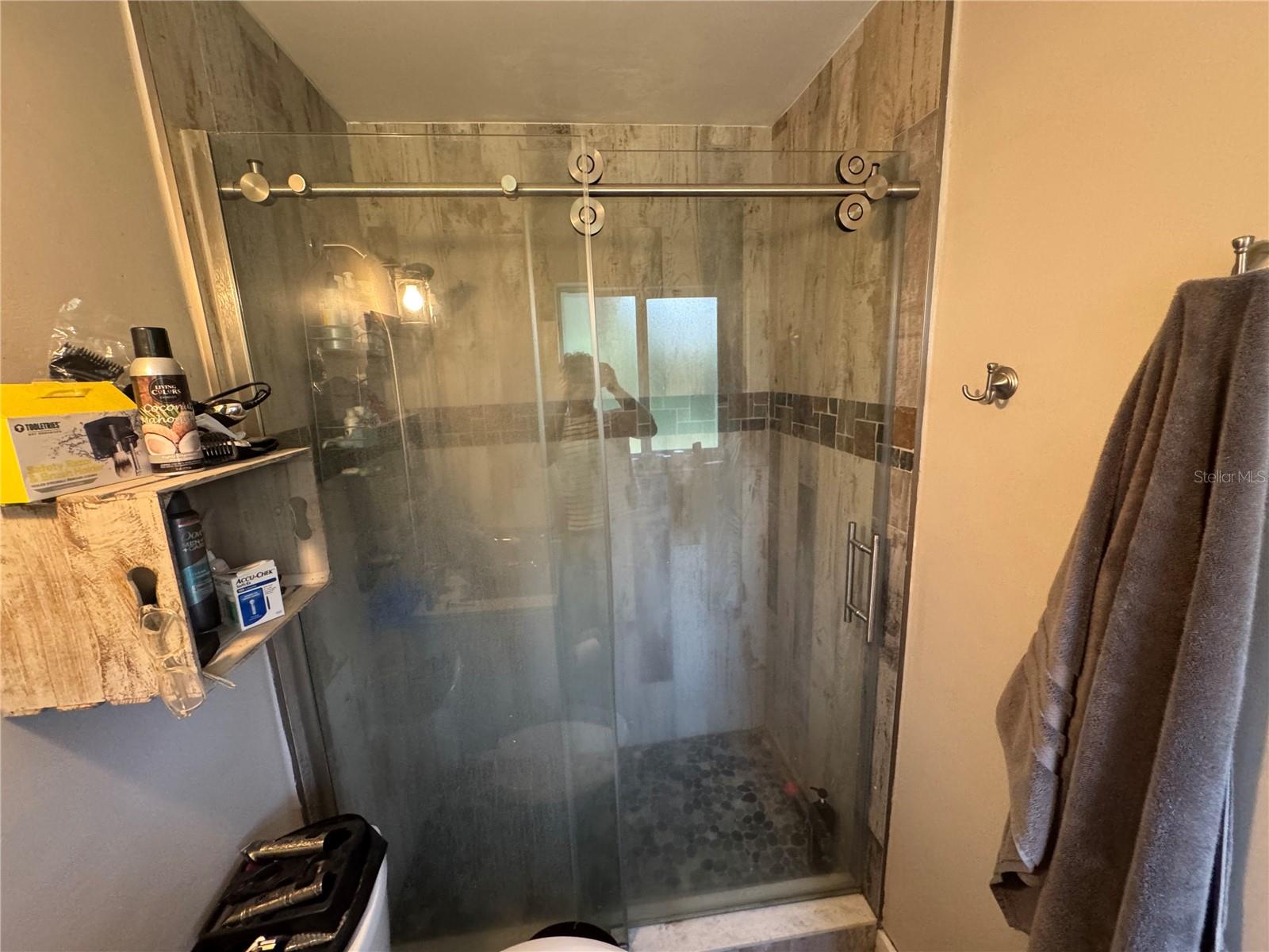 MARY-KNOLL 39-48 B - Residential