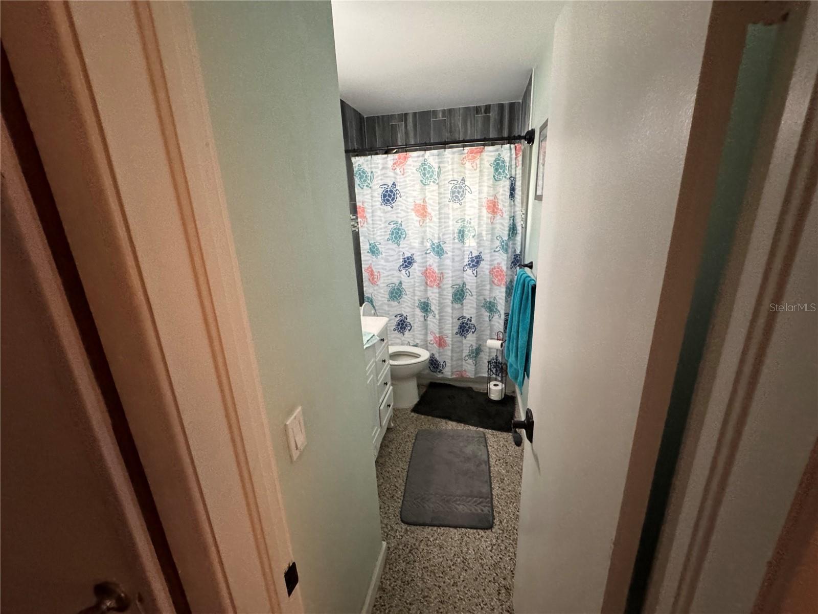 MARY-KNOLL 39-48 B - Residential