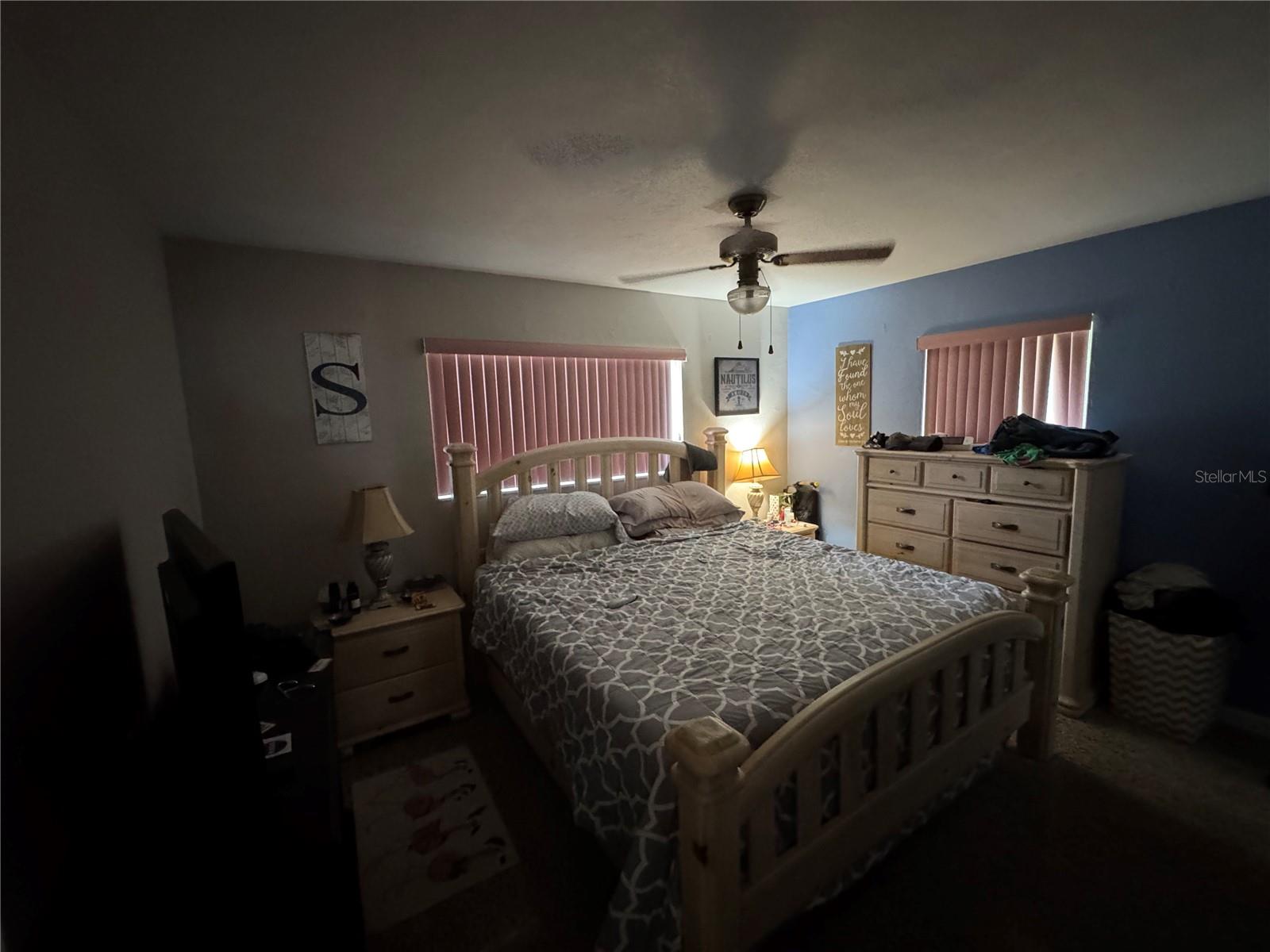 MARY-KNOLL 39-48 B - Residential