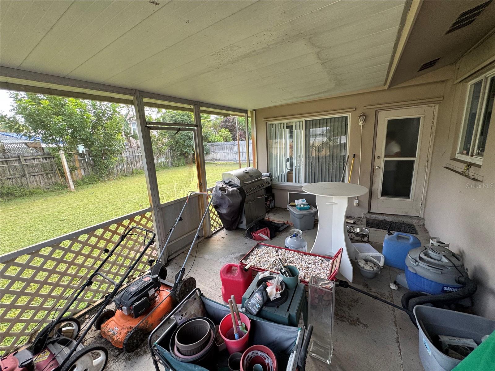 MARY-KNOLL 39-48 B - Residential