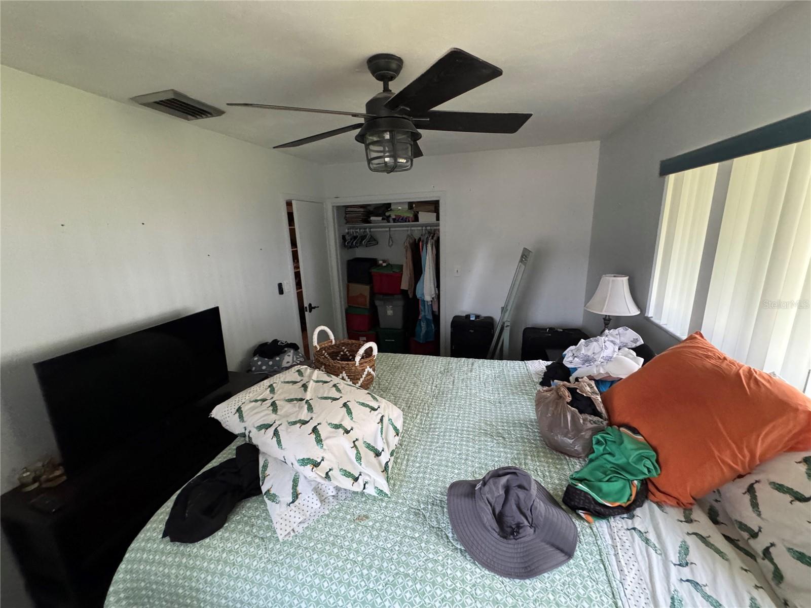 MARY-KNOLL 39-48 B - Residential