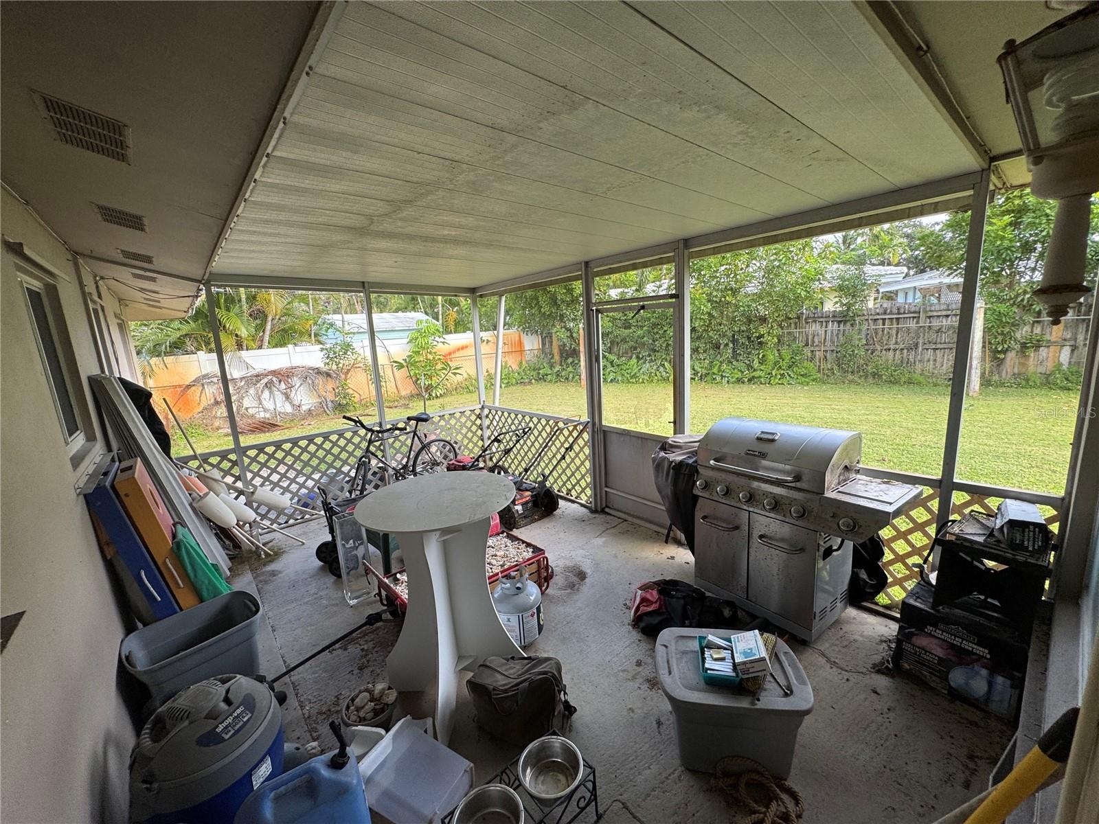 MARY-KNOLL 39-48 B - Residential