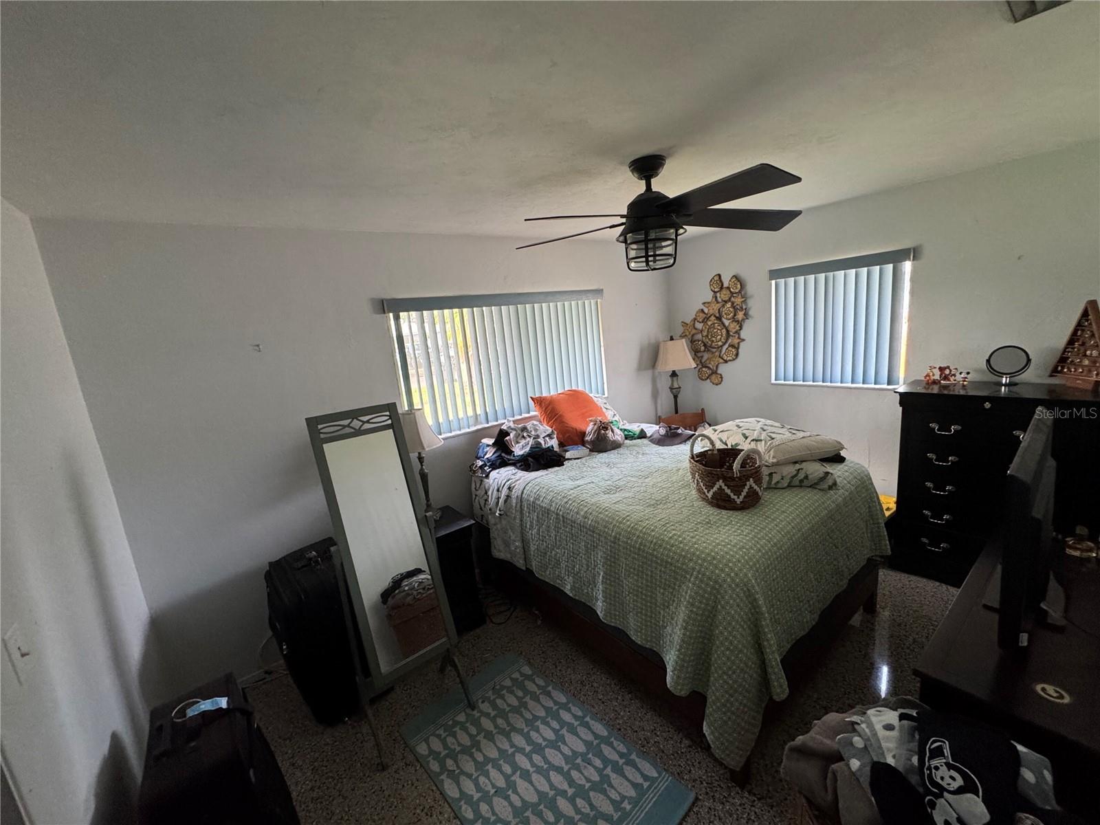 MARY-KNOLL 39-48 B - Residential