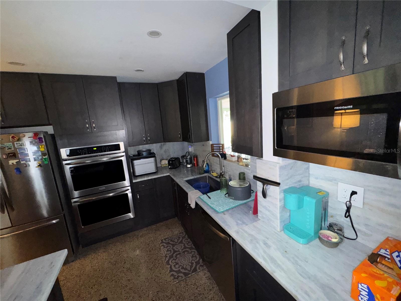 MARY-KNOLL 39-48 B - Residential