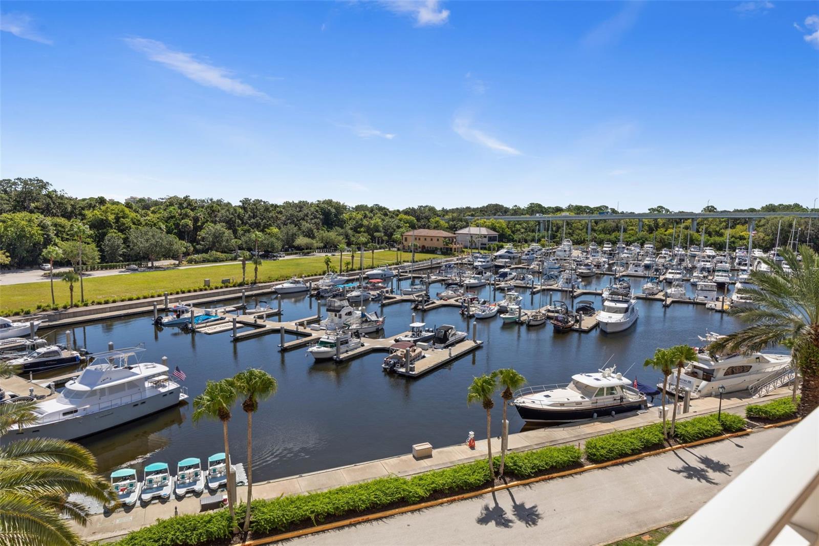102 YACHT HARBOR DRIVE 569