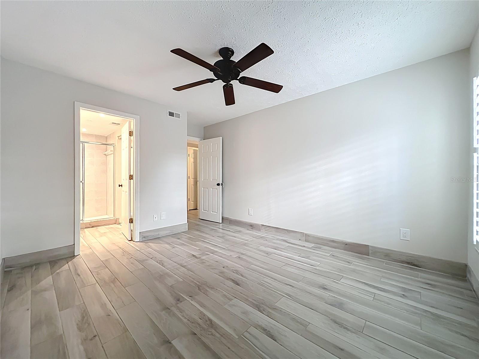 GREENS CONDO PH 03 - Residential