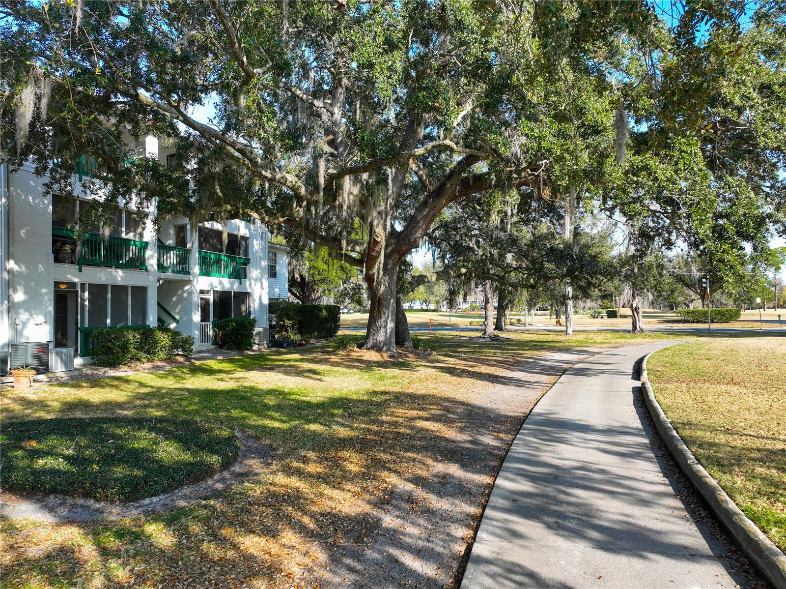 GREENS CONDO PH 03 - Residential