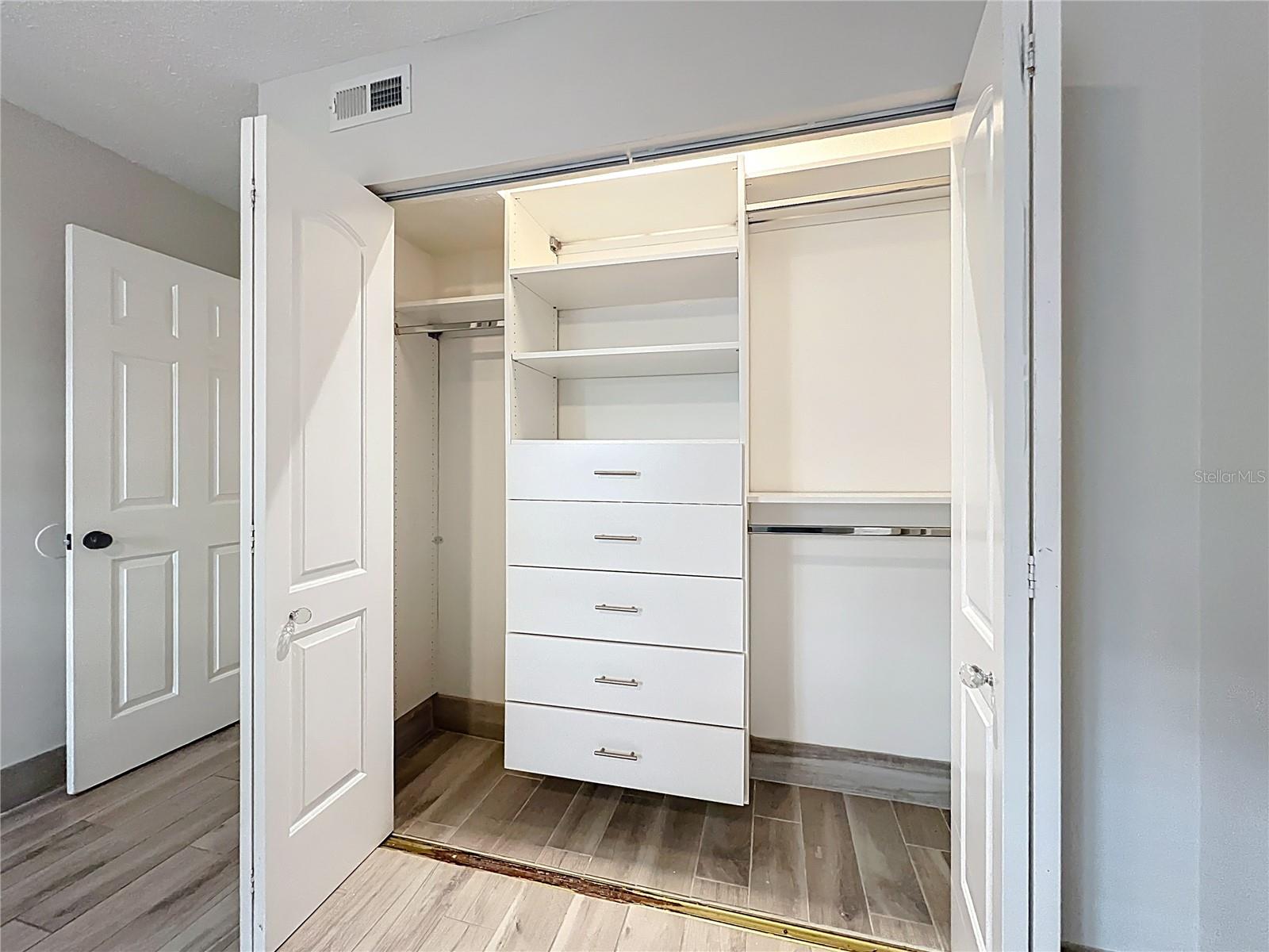 GREENS CONDO PH 03 - Residential