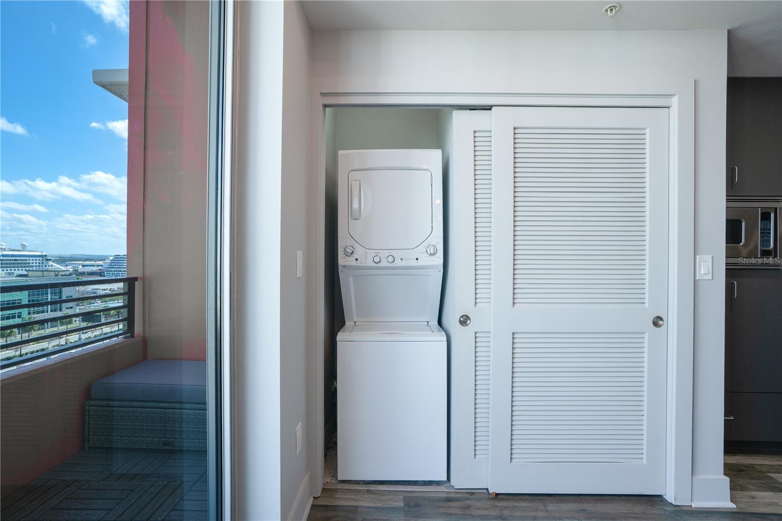 GRAND CENTRAL AT KENNEDY RESID - Residential