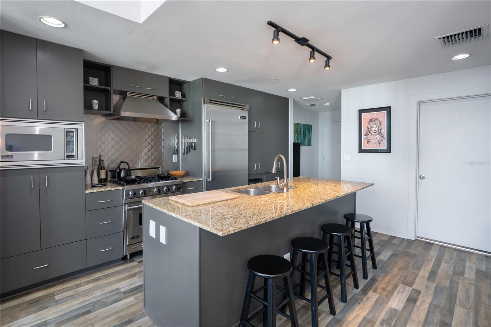 GRAND CENTRAL AT KENNEDY RESID - Residential