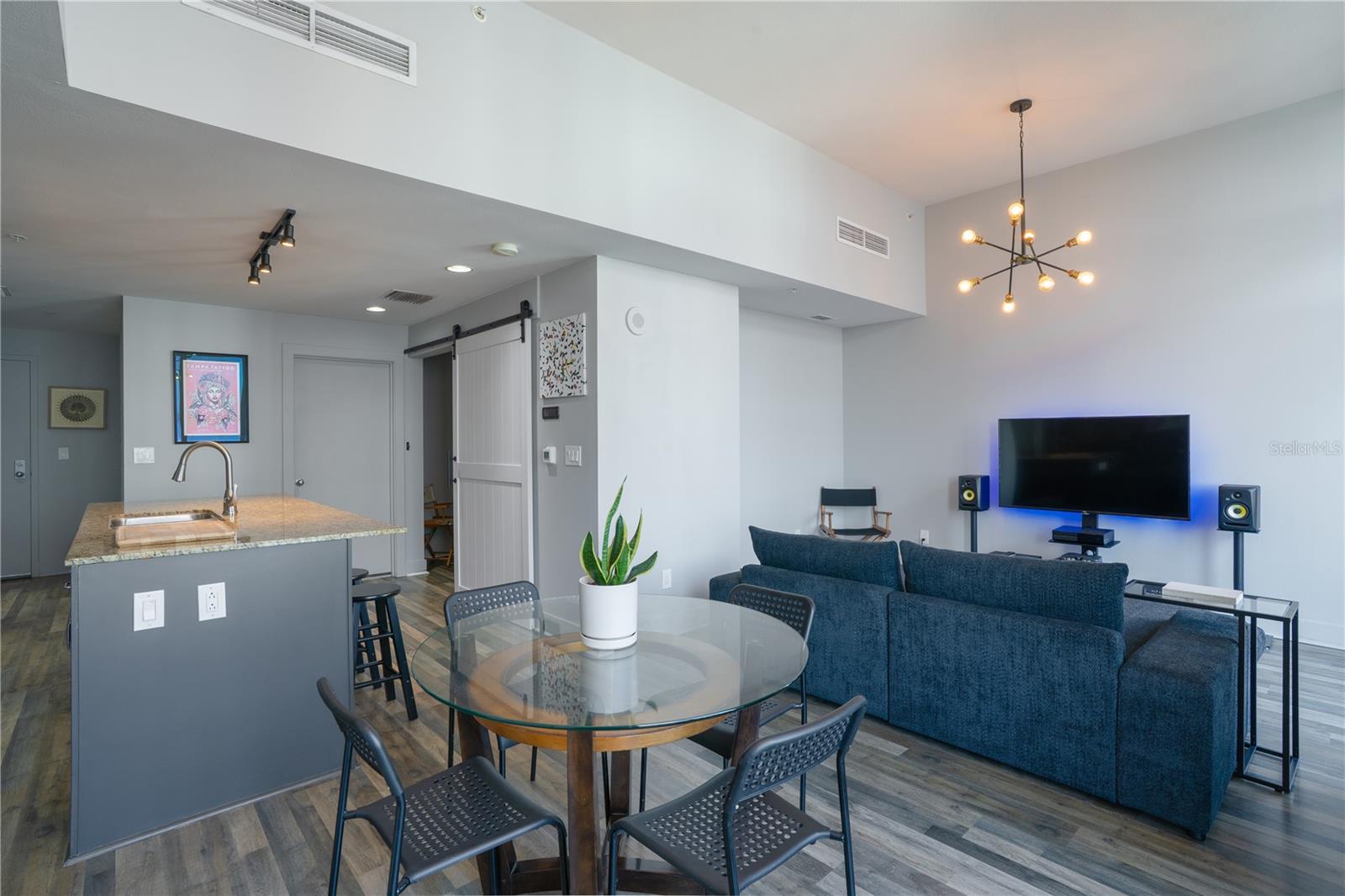 GRAND CENTRAL AT KENNEDY RESID - Residential