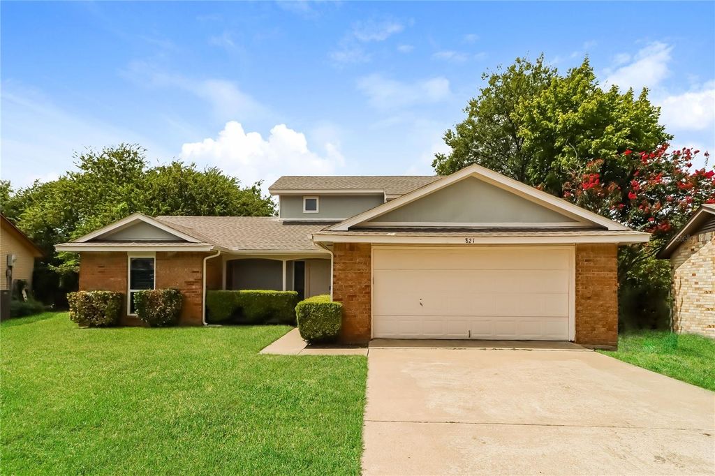 Photo of 510 Lisa Lane, Brandon, FL 33511 (MLS # O6353899)