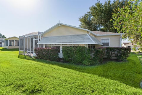 Tiny photo for 2018 Castano Place, Lady Lake, FL 32159 (MLS # G5116434)