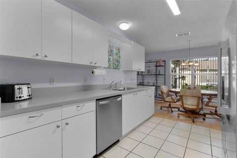 Tiny photo for 2018 Castano Place, Lady Lake, FL 32159 (MLS # G5116434)
