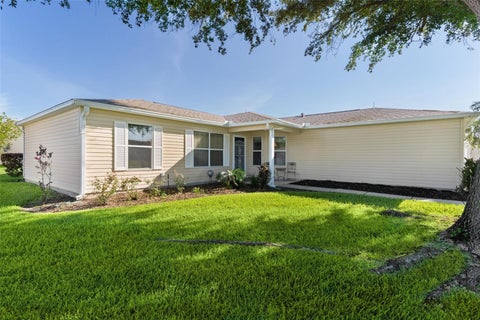 Tiny photo for 2018 Castano Place, Lady Lake, FL 32159 (MLS # G5116434)