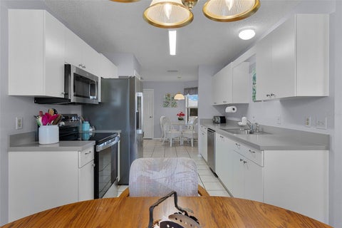 Tiny photo for 2018 Castano Place, Lady Lake, FL 32159 (MLS # G5116434)