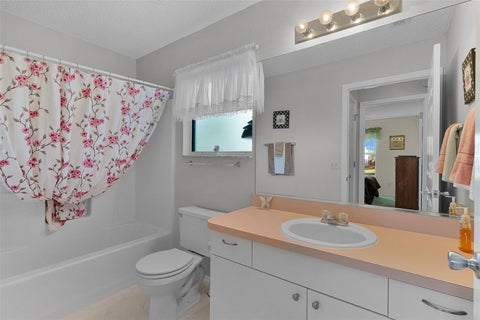 Tiny photo for 2018 Castano Place, Lady Lake, FL 32159 (MLS # G5116434)