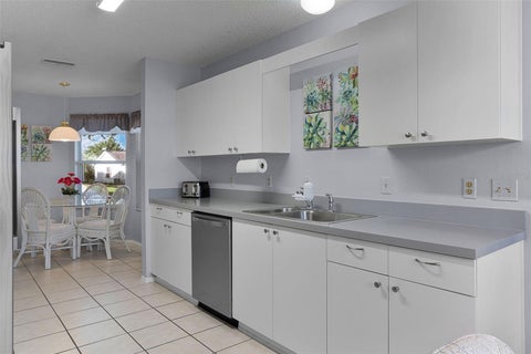 Tiny photo for 2018 Castano Place, Lady Lake, FL 32159 (MLS # G5116434)