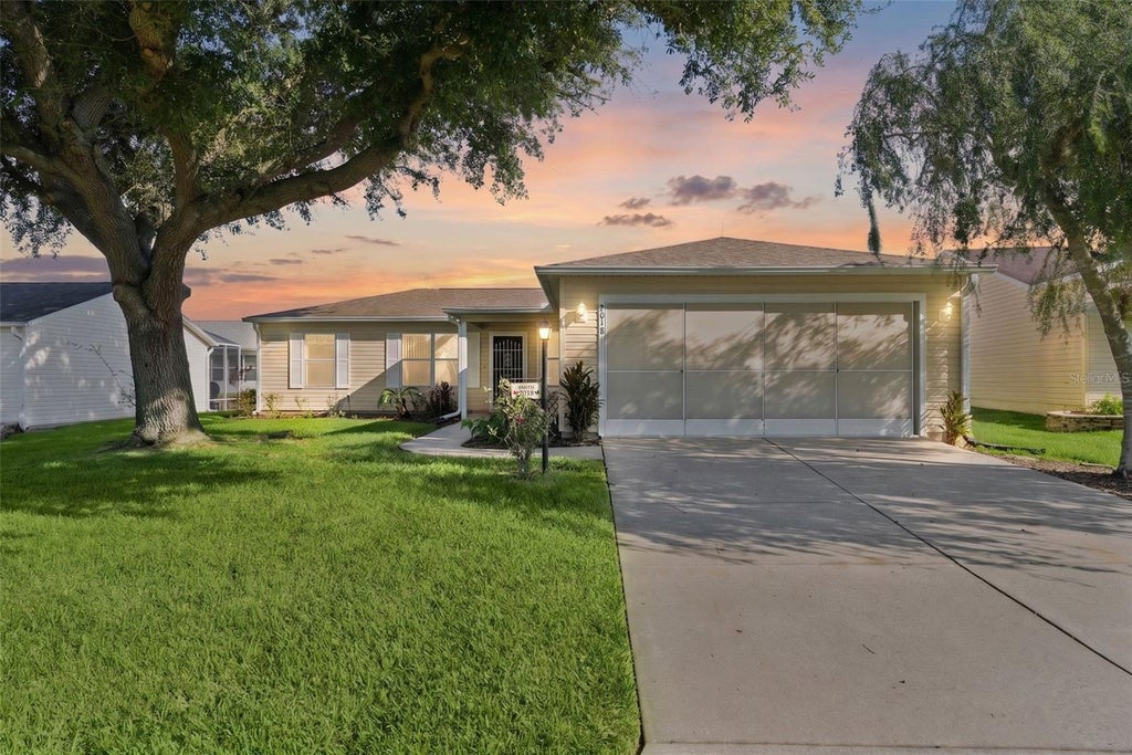 Photo of 2018 Castano Place, Lady Lake, FL 32159 (MLS # G5116434)