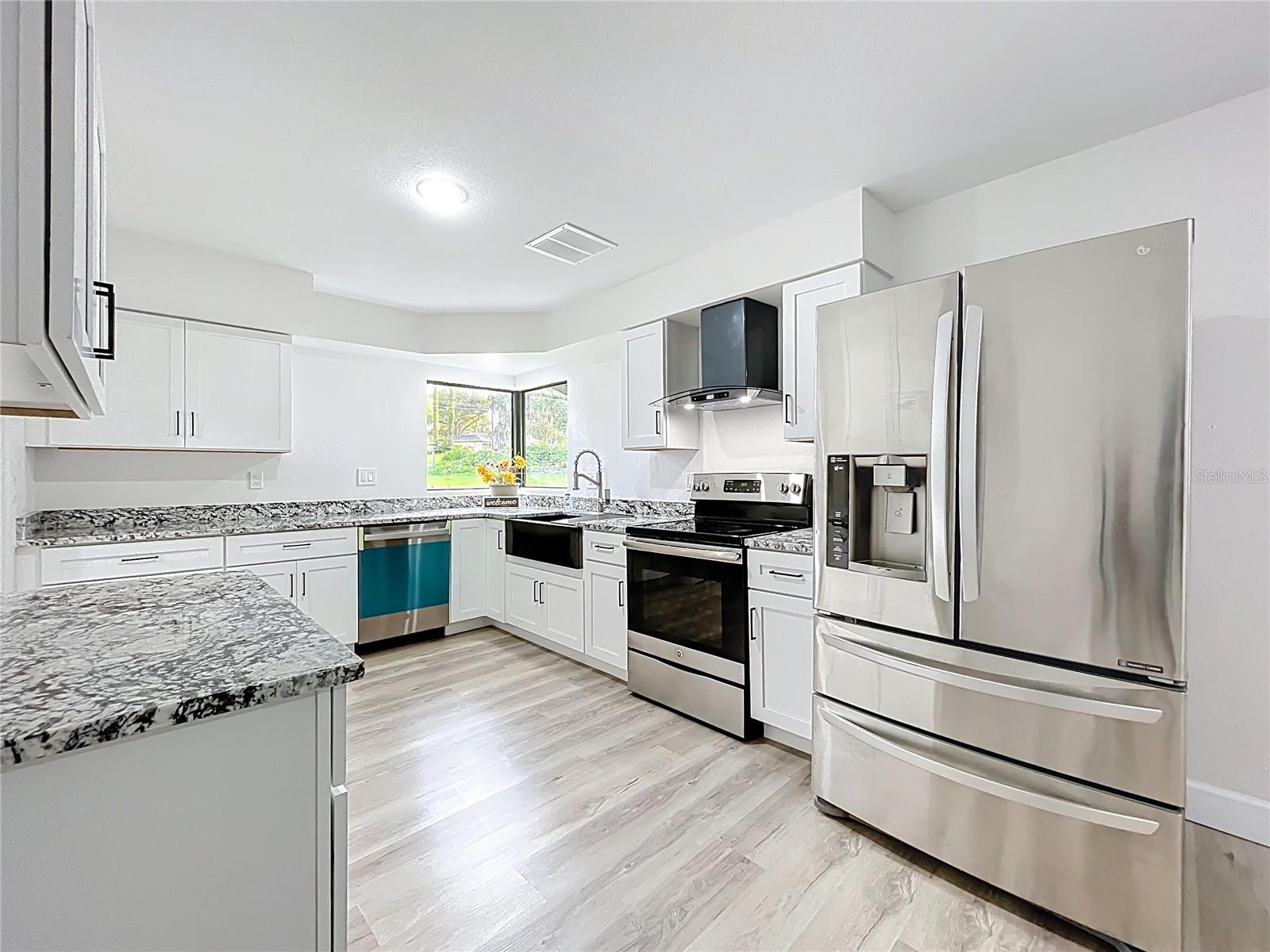 BEVERLY TERRACE DEDICATED AS MIRROR LAKE FIRST ADD - Residential