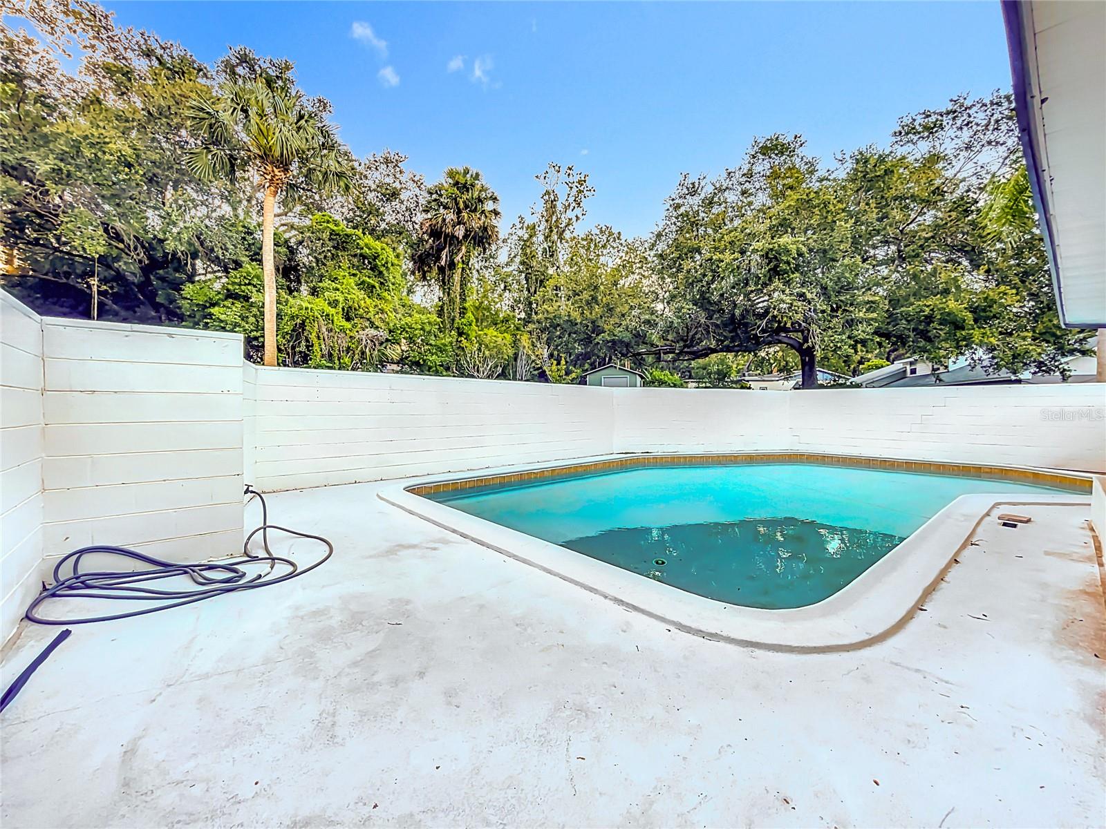 BEVERLY TERRACE DEDICATED AS MIRROR LAKE FIRST ADD - Residential