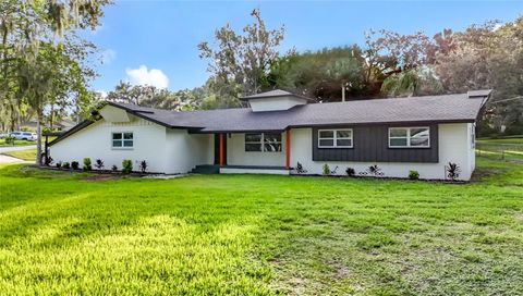 Photo of 1014 Oak Lane, Apopka, FL 32703 (MLS # O6373787)