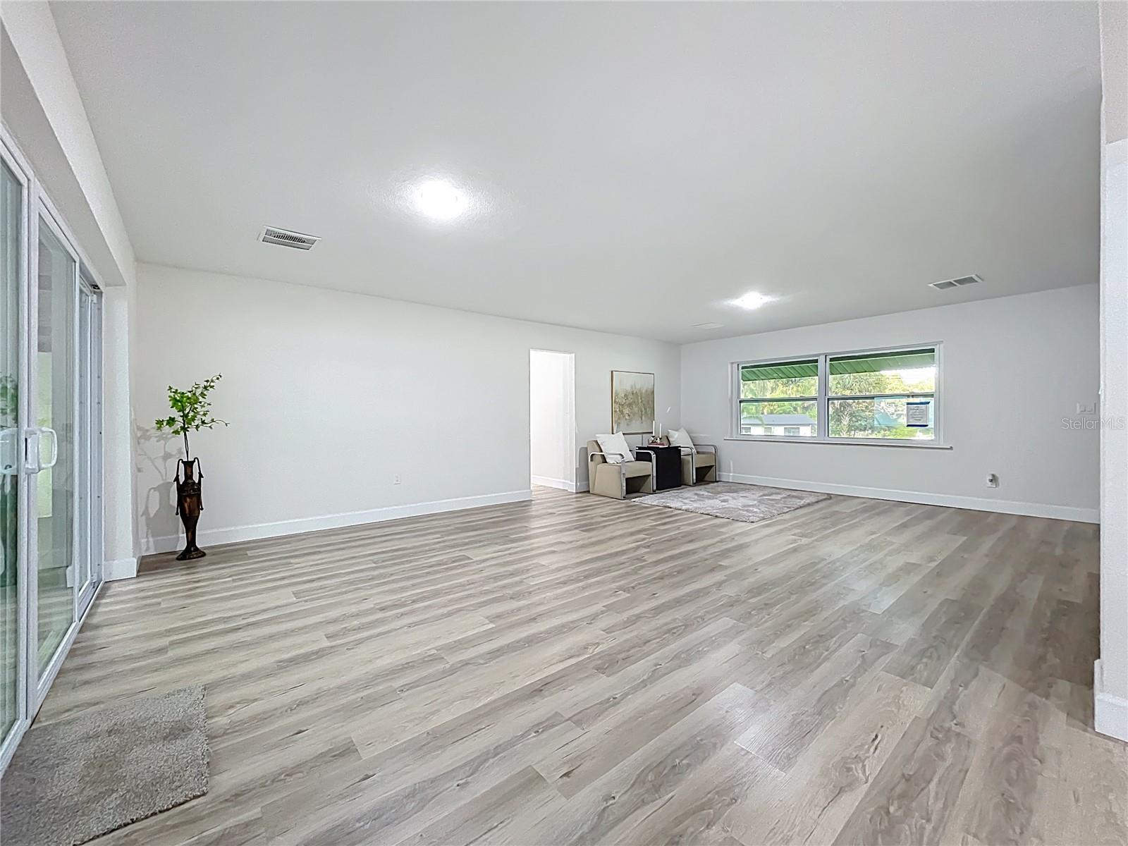 BEVERLY TERRACE DEDICATED AS MIRROR LAKE FIRST ADD - Residential