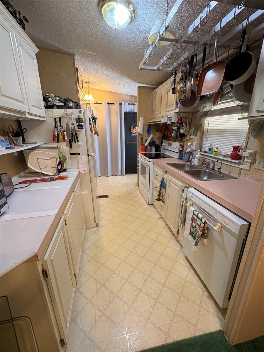 SUNSET PALMS UNREC - Residential