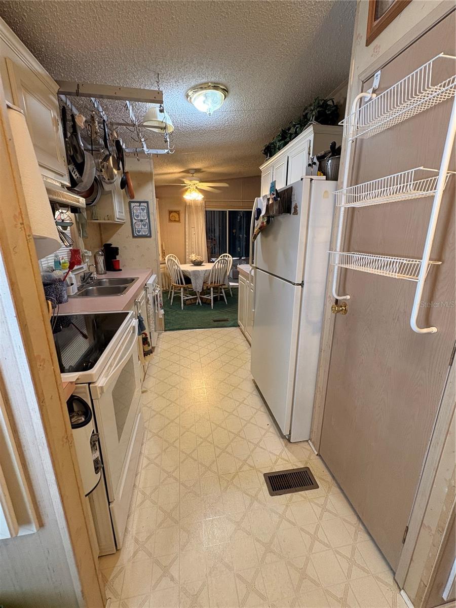 SUNSET PALMS UNREC - Residential