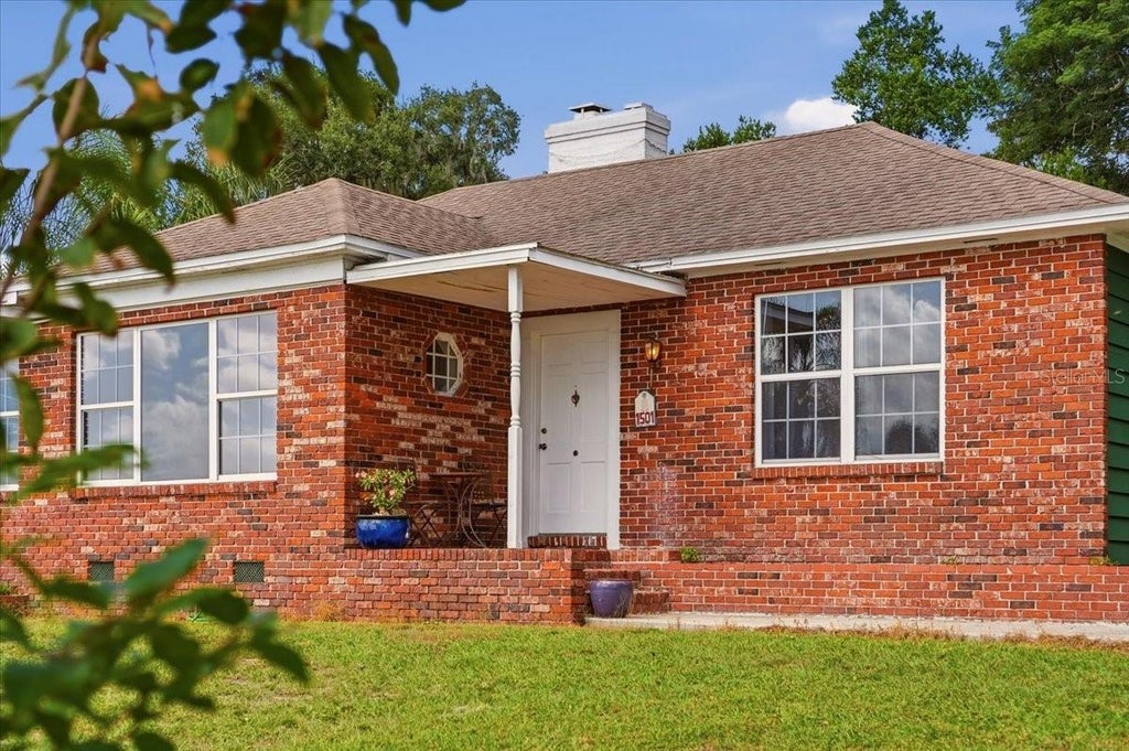 Photo of 1501 N Lake Howard Drive, Winter Haven, FL 33881 (MLS # P4940266)