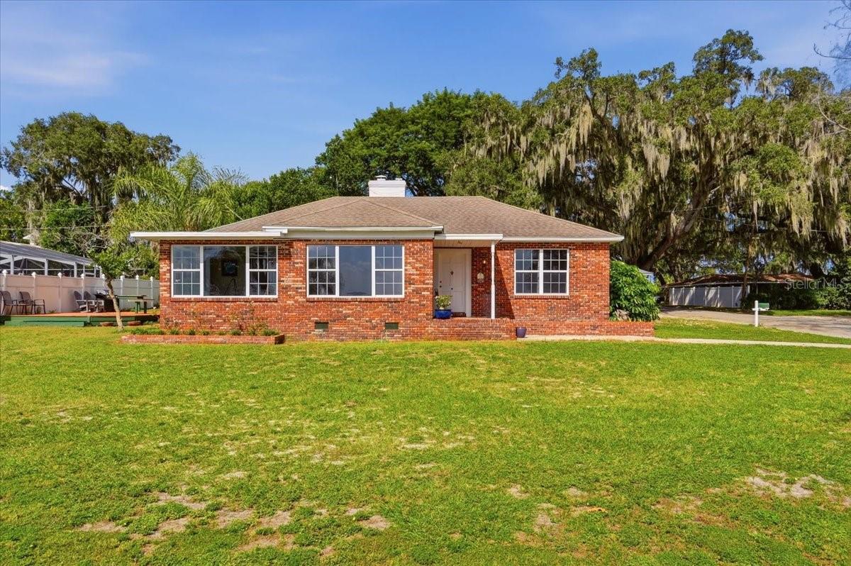 1501 N LAKE HOWARD DRIVE