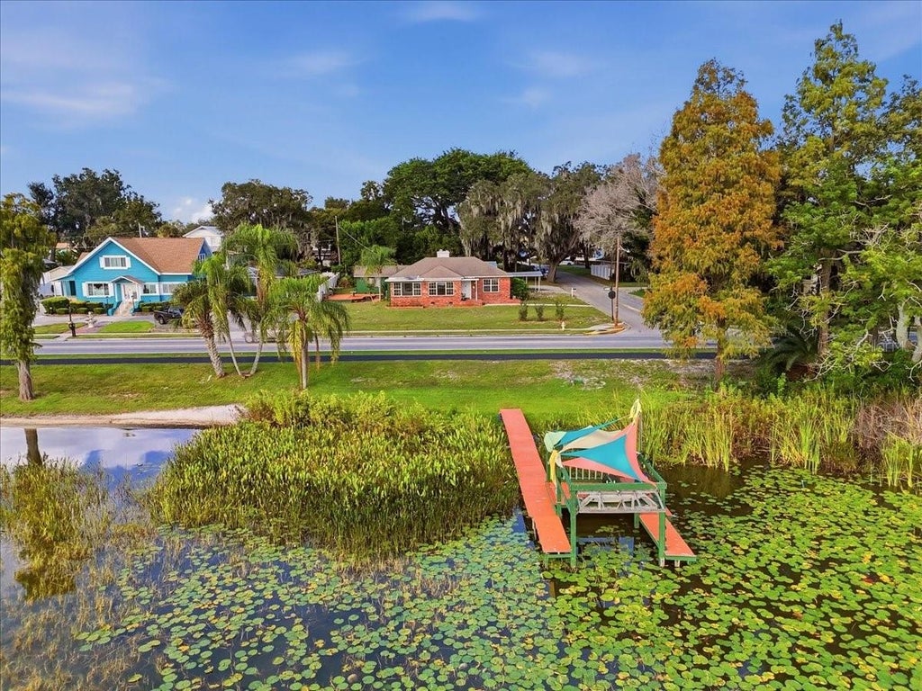 Photo of 1501 N Lake Howard Drive, Winter Haven, FL 33881 (MLS # P4940266)
