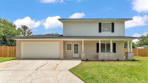 Photo of 3806 Bent Tree Loop E, Lakeland, FL 33813 (MLS # L4954224)