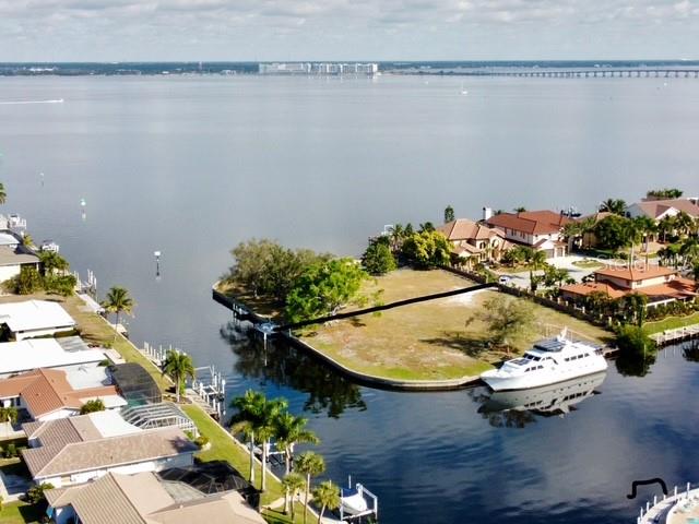 PUNTA GORDA ISLES SEC 10 - Land